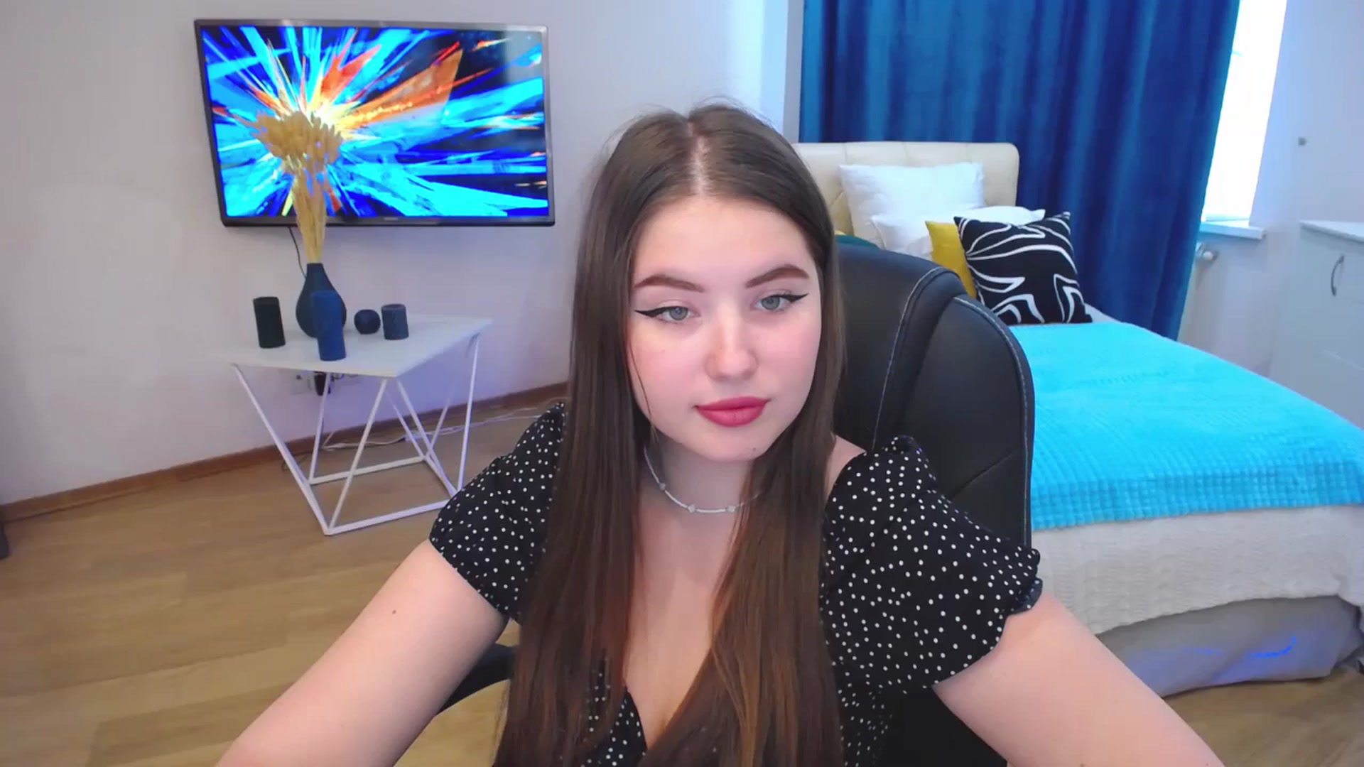 Gallery image thumbnail from AdmireMyEyes's myfreecams stream on, 08/27/2023, 09:07 image 12 of 20