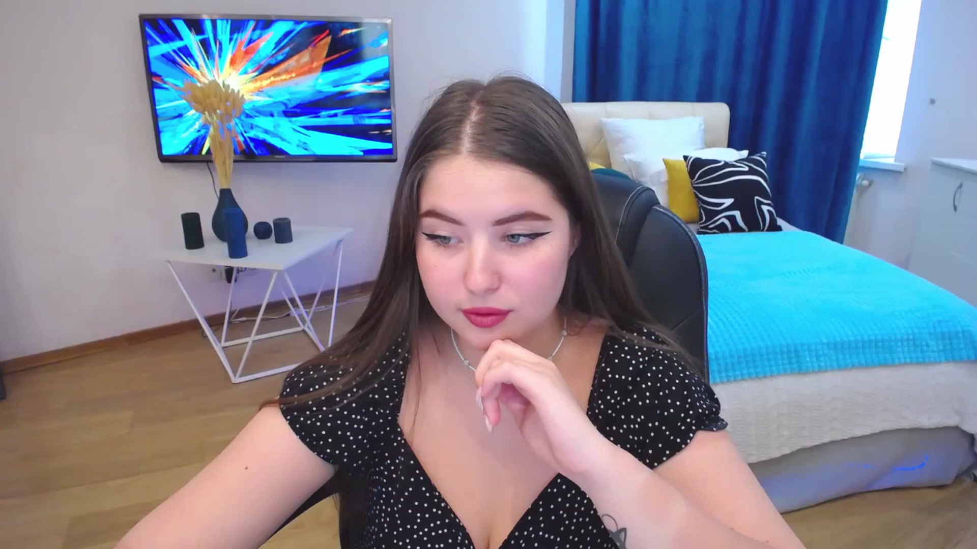 Gallery image thumbnail from AdmireMyEyes's myfreecams stream on, 08/27/2023, 09:07 image 18 of 20