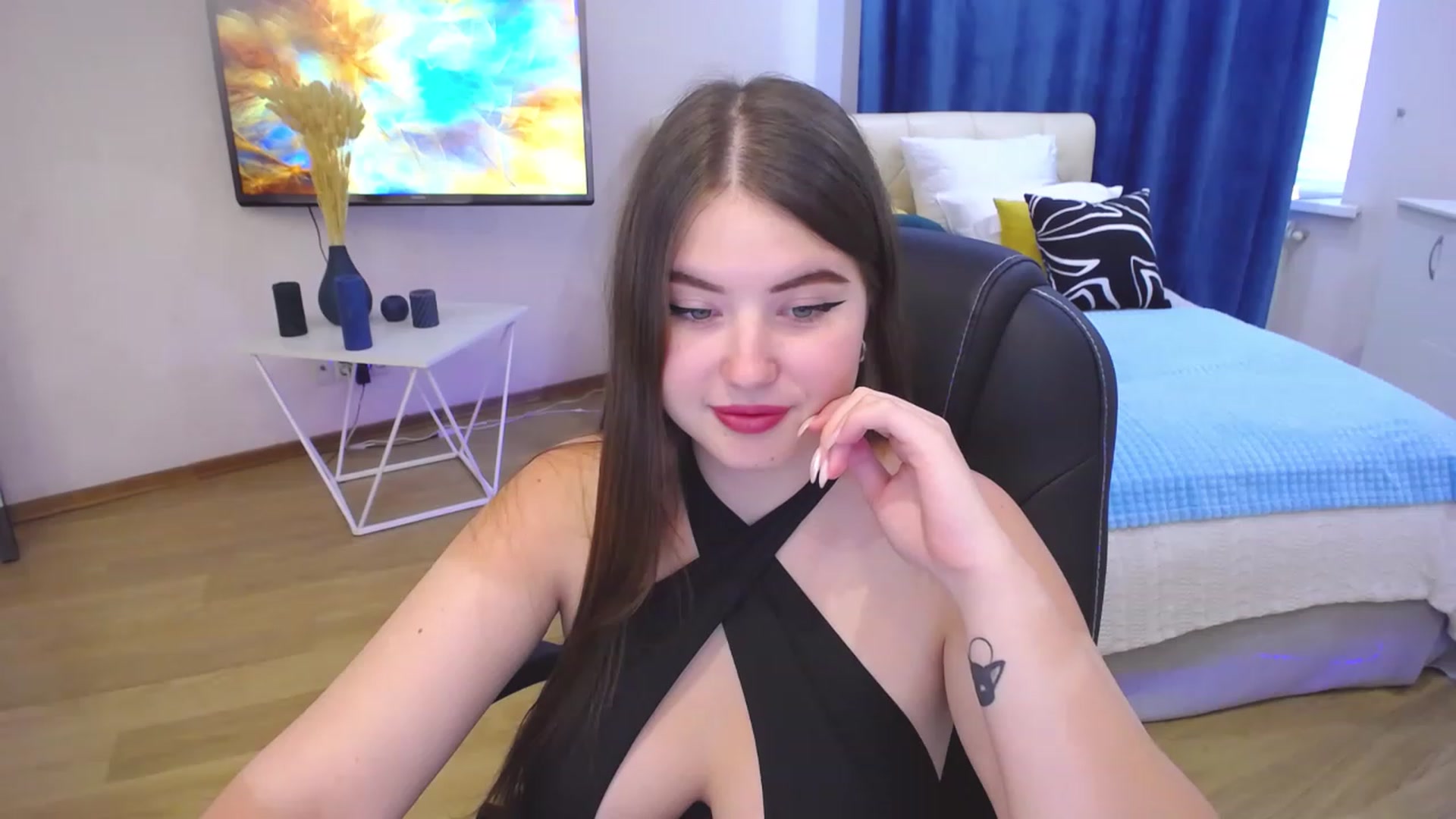 Gallery image thumbnail from AdmireMyEyes's myfreecams stream on, 08/28/2023, 07:30 image 9 of 20