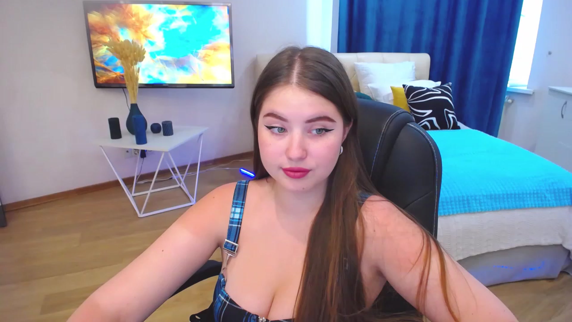 Gallery image thumbnail from AdmireMyEyes's myfreecams stream on, 08/28/2023, 08:59 image 17 of 20