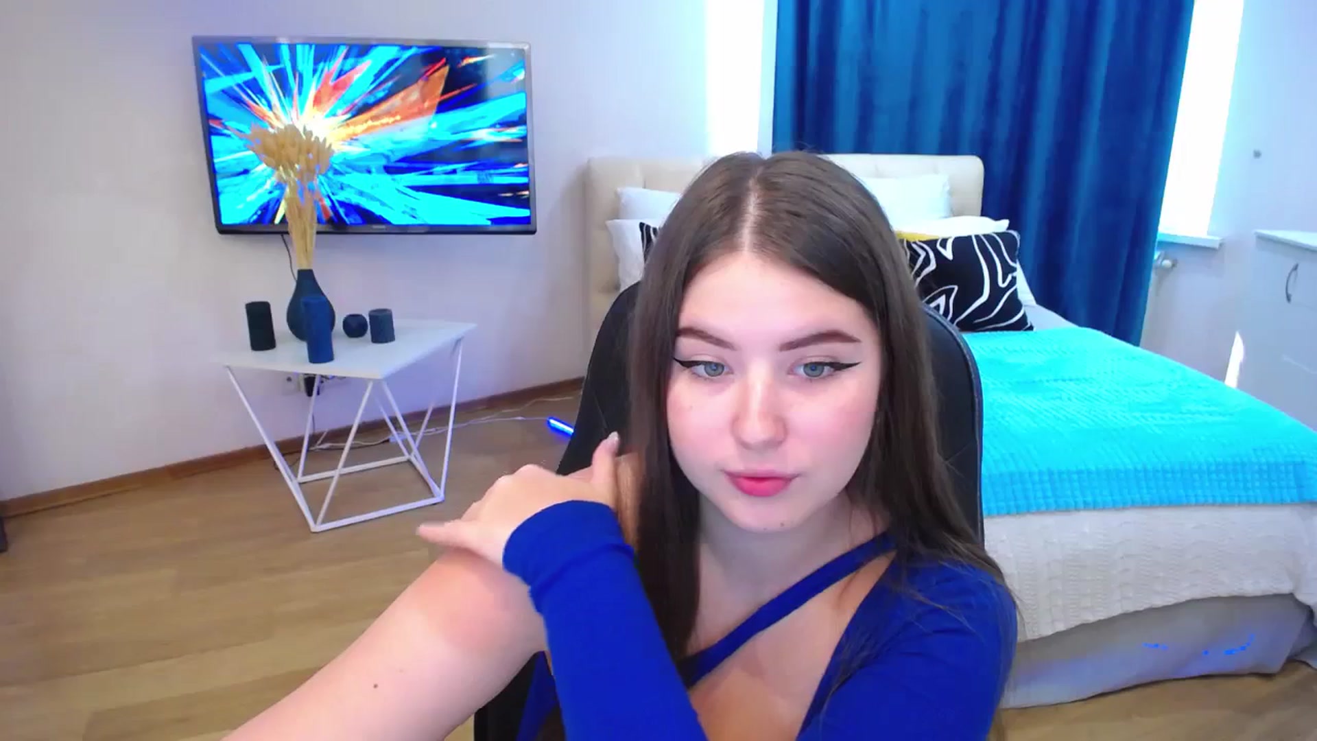 Gallery image thumbnail from AdmireMyEyes's myfreecams stream on, 08/29/2023, 12:18 image 2 of 20