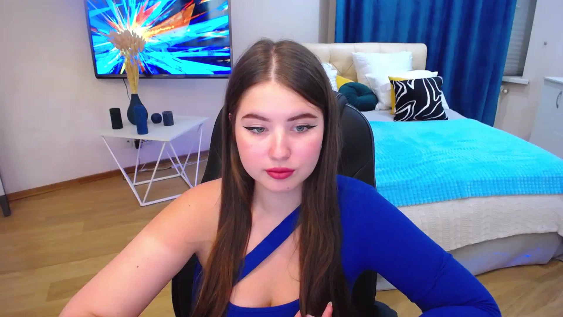 Gallery image thumbnail from AdmireMyEyes's myfreecams stream on, 08/29/2023, 16:57 image 19 of 20