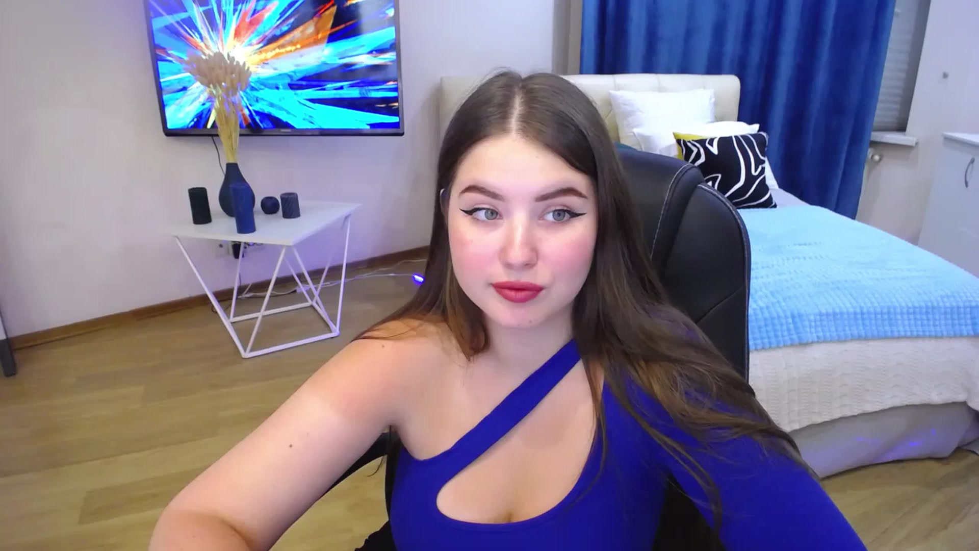 Gallery image thumbnail from AdmireMyEyes's myfreecams stream on, 08/29/2023, 16:57 image 10 of 20