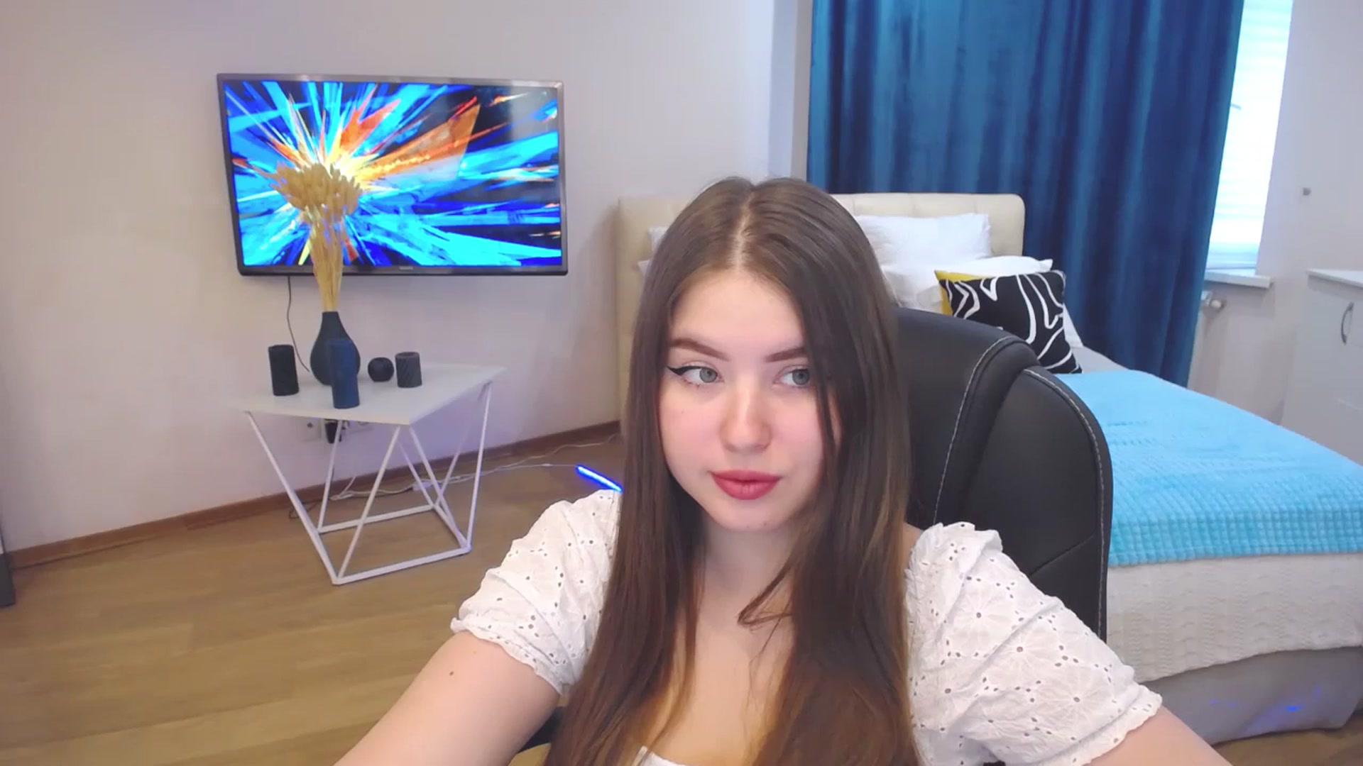 Gallery image thumbnail from AdmireMyEyes's myfreecams stream on, 08/30/2023, 04:12 image 4 of 20