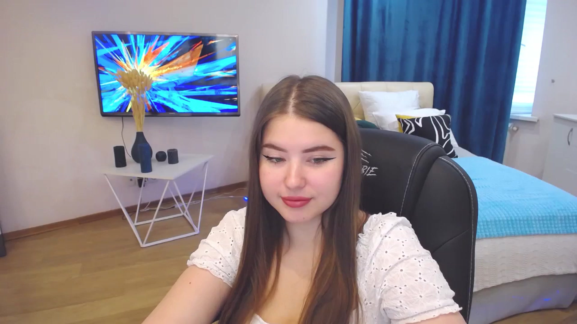 Gallery image thumbnail from AdmireMyEyes's myfreecams stream on, 08/30/2023, 04:12 image 13 of 20