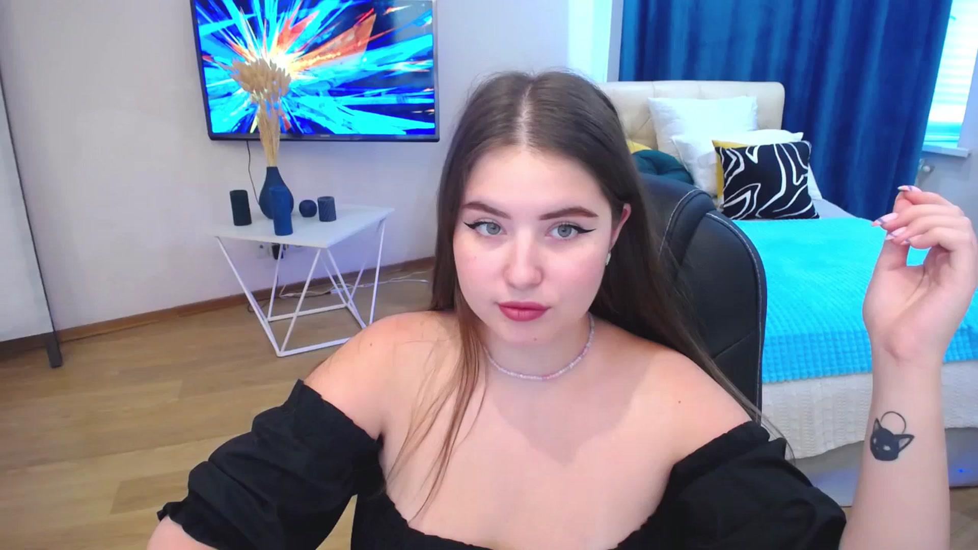 Gallery image thumbnail from AdmireMyEyes's myfreecams stream on, 09/03/2023, 07:48 image 19 of 20