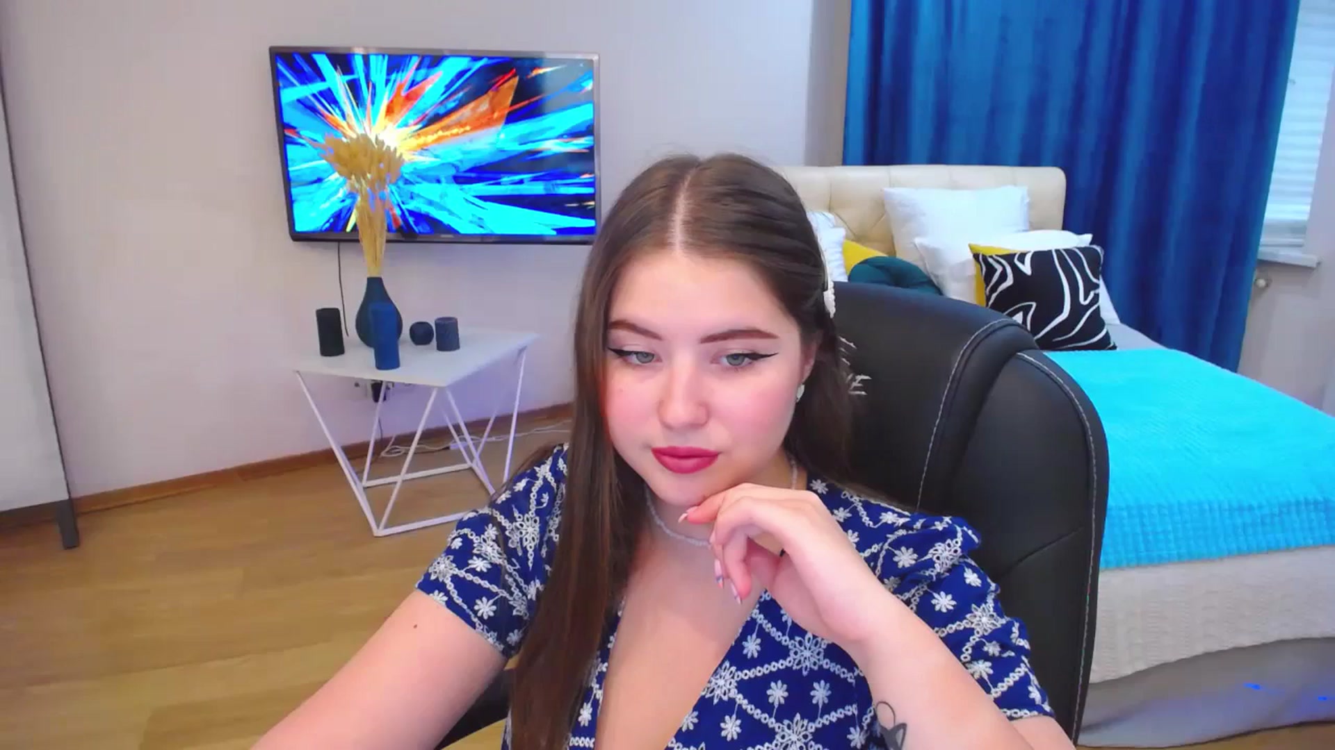Gallery image thumbnail from AdmireMyEyes's myfreecams stream on, 09/05/2023, 15:21 image 15 of 20