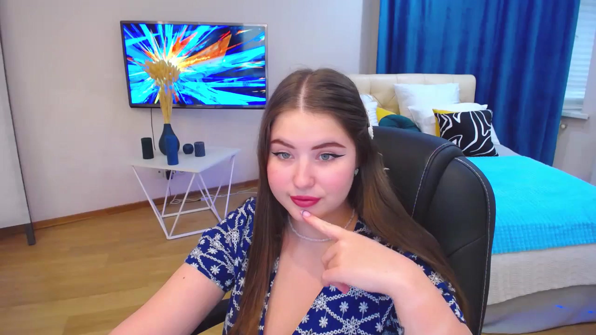 Gallery image thumbnail from AdmireMyEyes's myfreecams stream on, 09/05/2023, 15:21 image 17 of 20