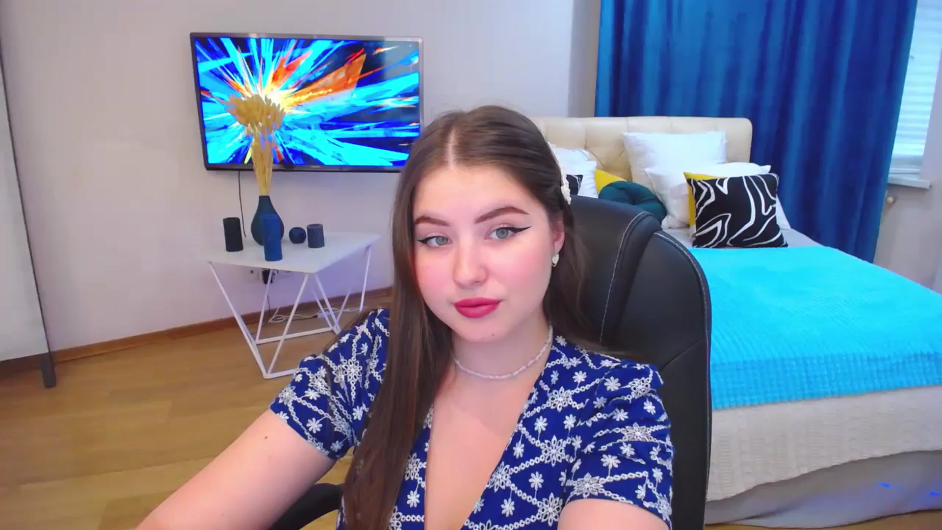 Gallery image thumbnail from AdmireMyEyes's myfreecams stream on, 09/05/2023, 15:21 image 8 of 20