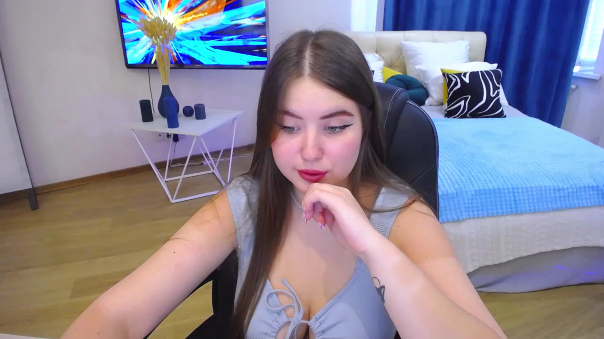 Gallery image thumbnail from AdmireMyEyes's myfreecams stream on, 09/06/2023, 08:35 image 18 of 20