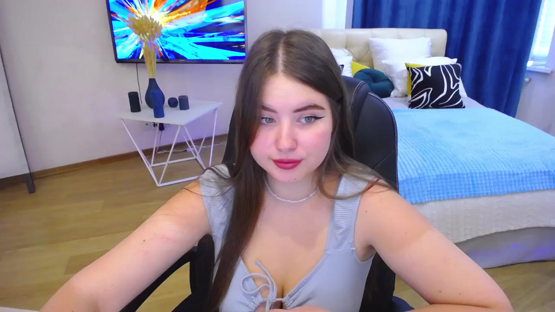 Gallery image thumbnail from AdmireMyEyes's myfreecams stream on, 09/06/2023, 08:35 image 12 of 20