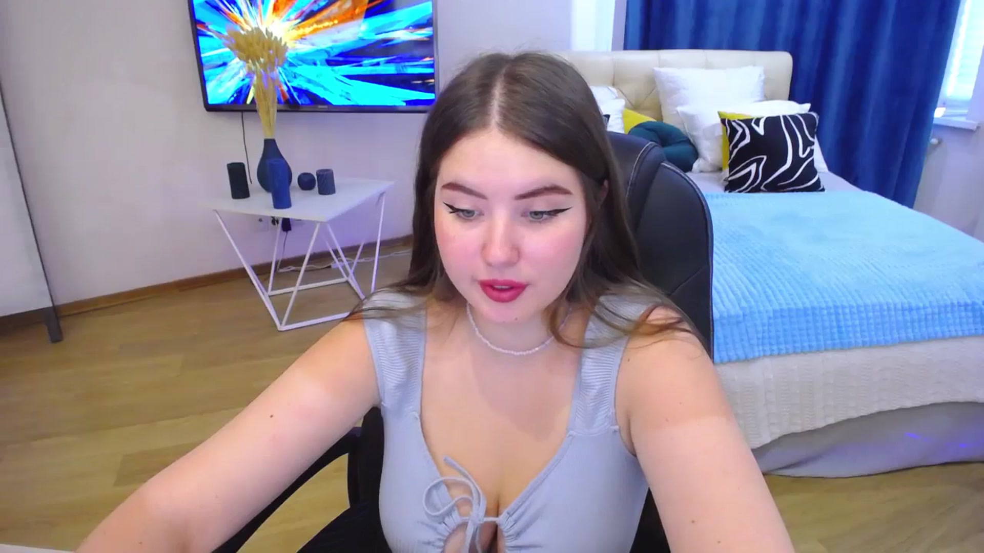 Gallery image thumbnail from AdmireMyEyes's myfreecams stream on, 09/06/2023, 08:35 image 2 of 20