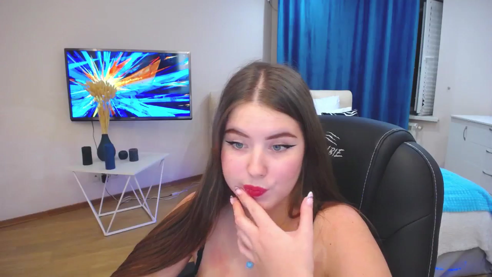 Gallery image thumbnail from AdmireMyEyes's myfreecams stream on, 09/12/2023, 16:51 image 17 of 20