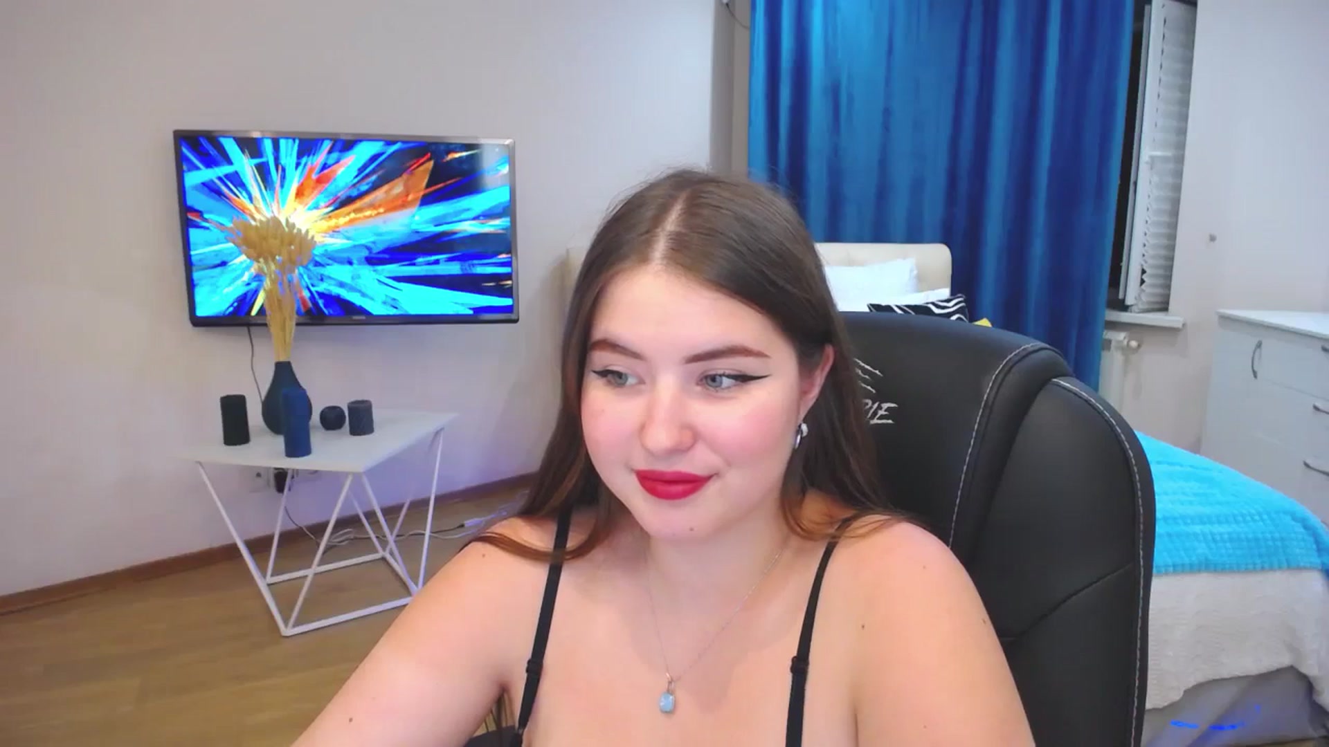 Gallery image thumbnail from AdmireMyEyes's myfreecams stream on, 09/12/2023, 16:51 image 19 of 20