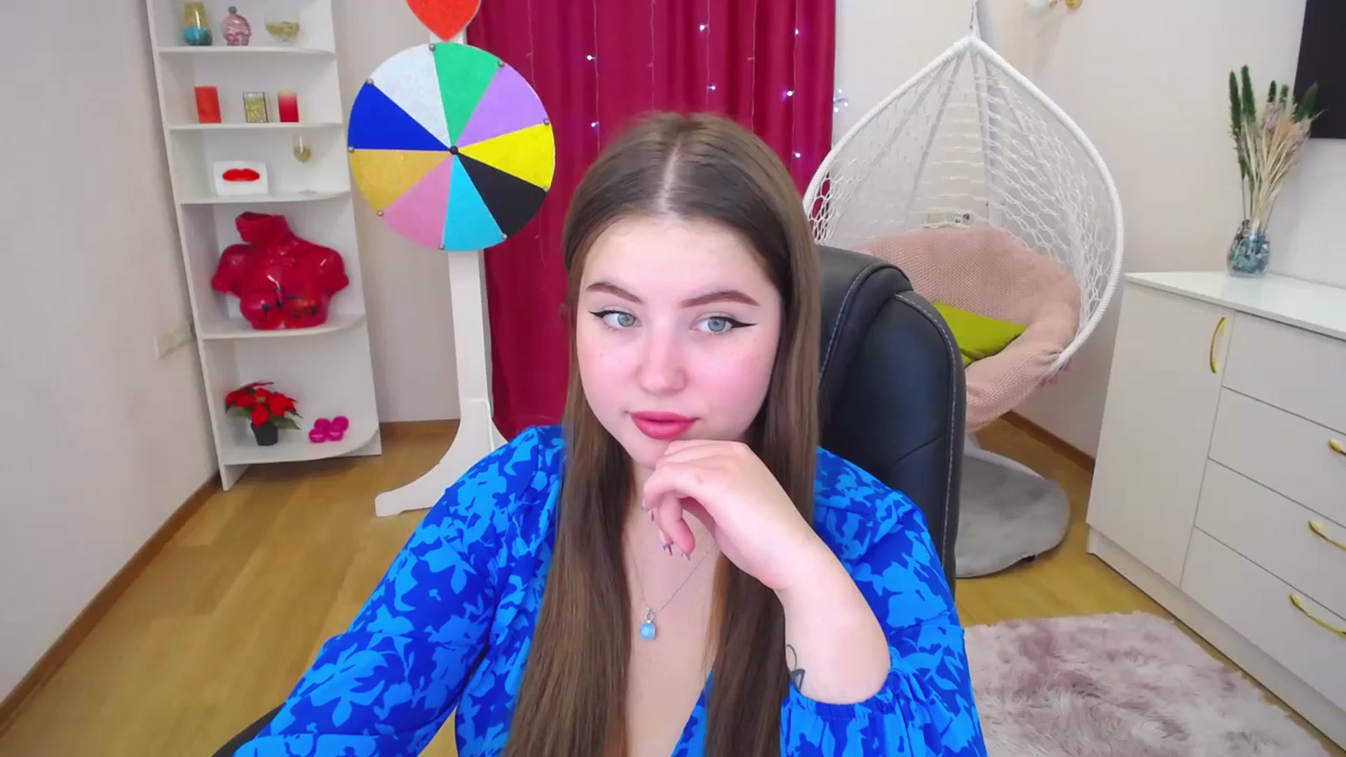 Gallery image thumbnail from AdmireMyEyes's myfreecams stream on, 09/14/2023, 09:01 image 1 of 20