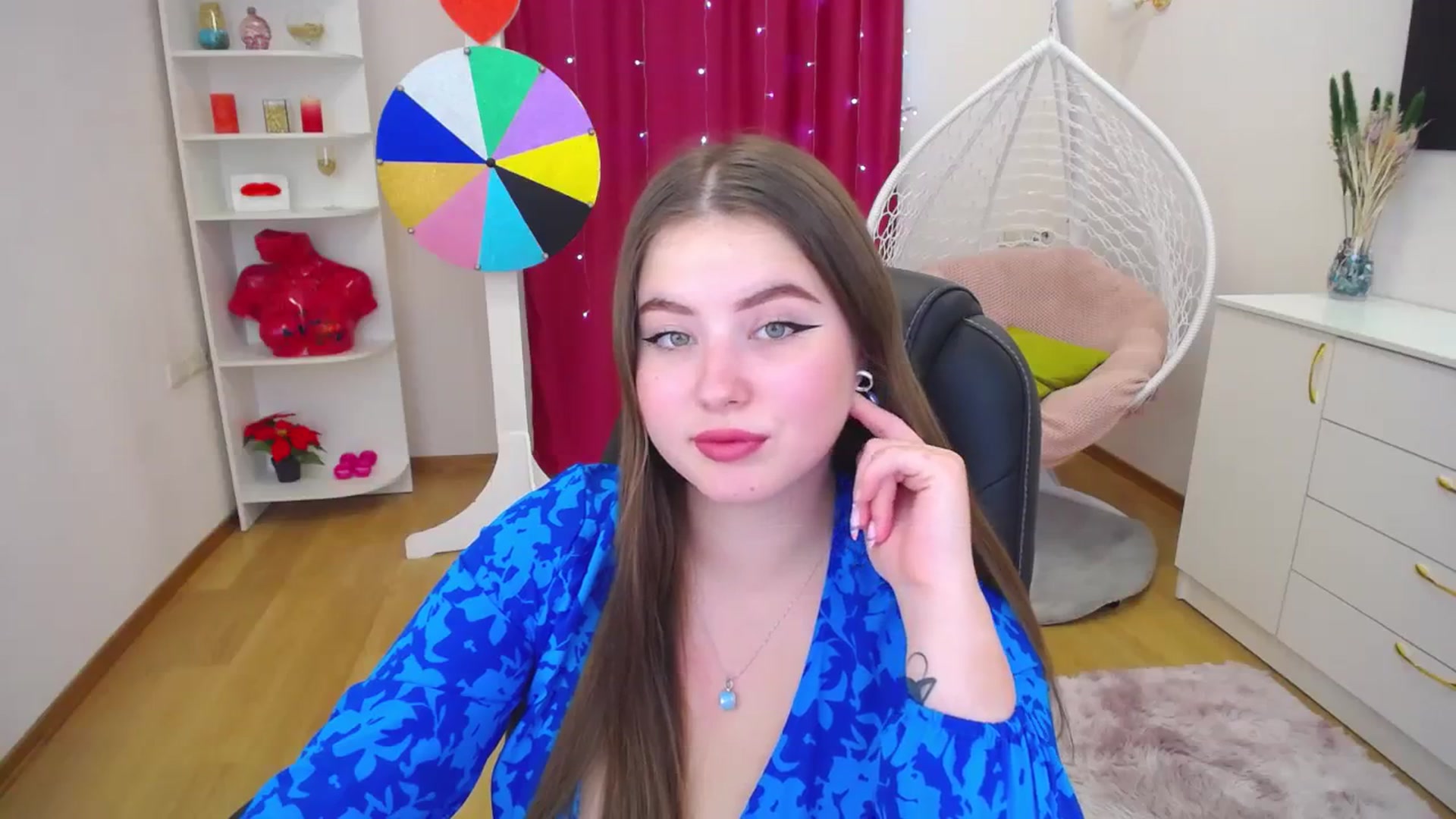 Gallery image thumbnail from AdmireMyEyes's myfreecams stream on, 09/14/2023, 09:01 image 11 of 20