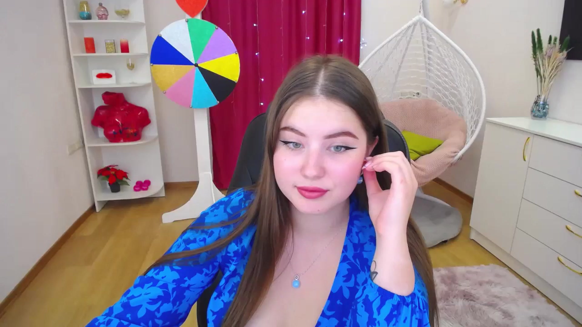 Gallery image thumbnail from AdmireMyEyes's myfreecams stream on, 09/14/2023, 09:48 image 13 of 20