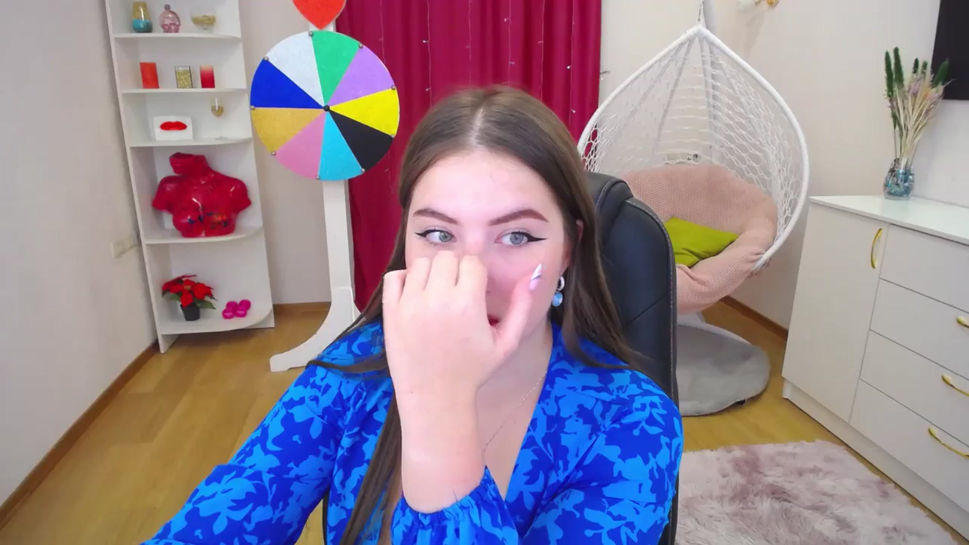 Gallery image thumbnail from AdmireMyEyes's myfreecams stream on, 09/14/2023, 09:48 image 9 of 20