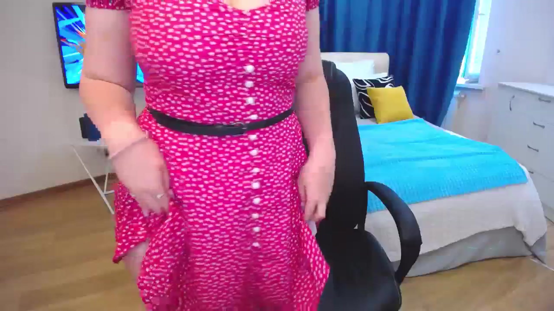 Gallery image thumbnail from AdmireMyEyes's myfreecams stream on, 09/17/2023, 07:00 image 10 of 20