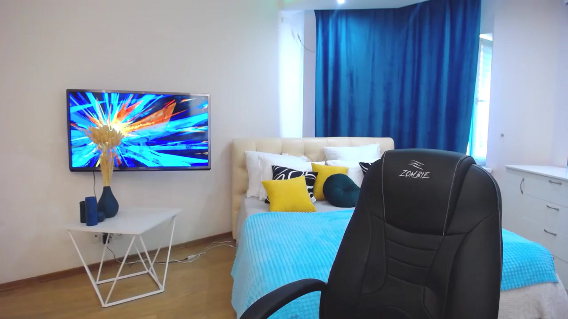 Gallery image thumbnail from AdmireMyEyes's myfreecams stream on, 09/17/2023, 10:07 image 18 of 20