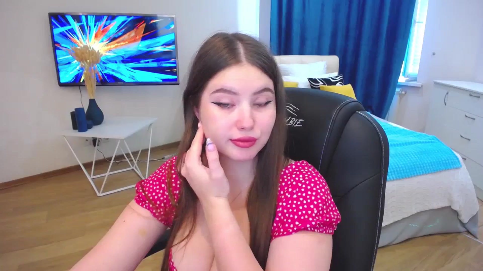 Gallery image thumbnail from AdmireMyEyes's myfreecams stream on, 09/17/2023, 10:07 image 6 of 20