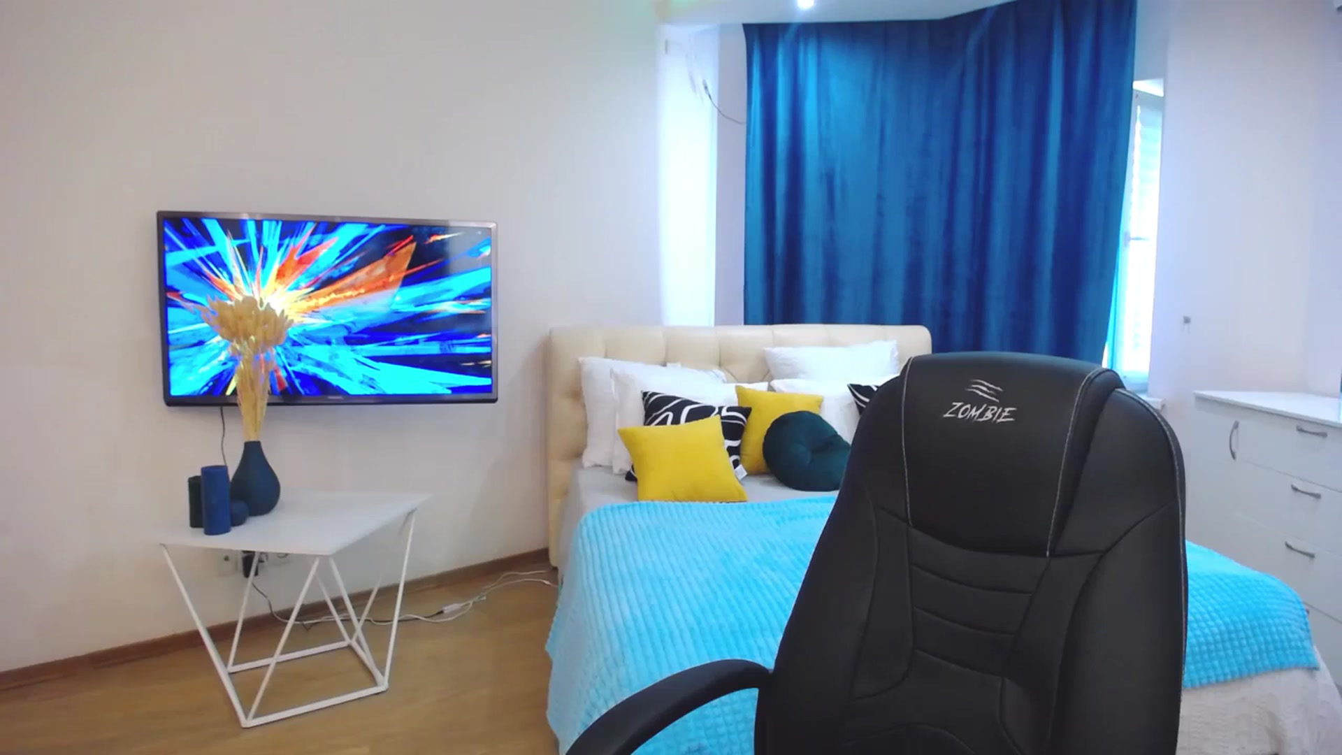 Gallery image thumbnail from AdmireMyEyes's myfreecams stream on, 09/17/2023, 10:07 image 17 of 20