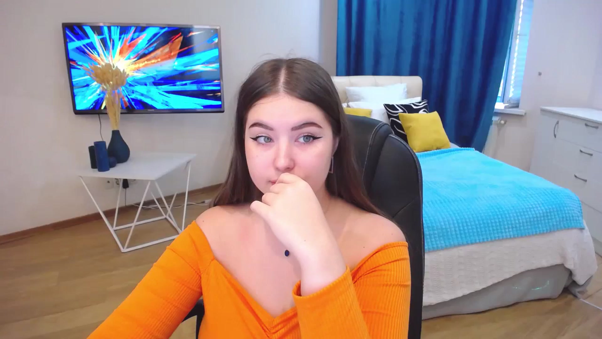 Gallery image thumbnail from AdmireMyEyes's myfreecams stream on, 09/18/2023, 03:35 image 11 of 20