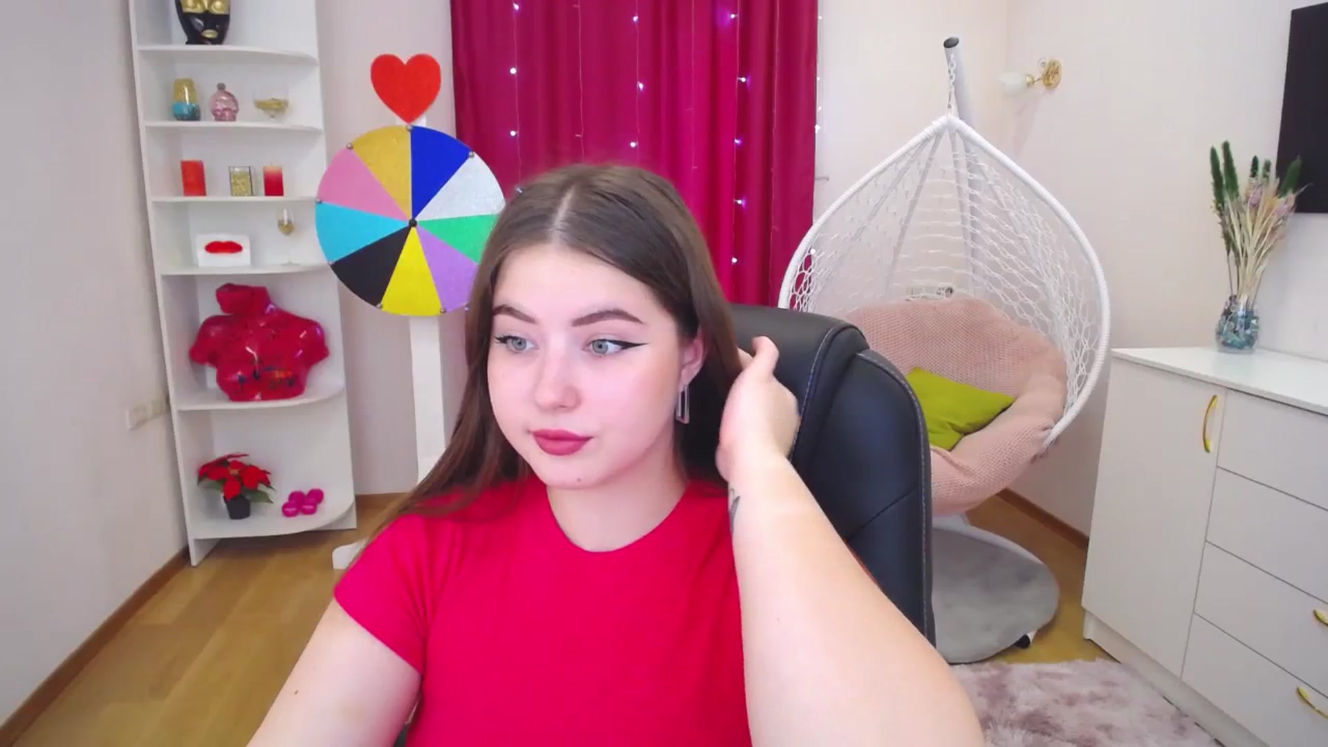 Gallery image thumbnail from AdmireMyEyes's myfreecams stream on, 09/19/2023, 06:30 image 14 of 20