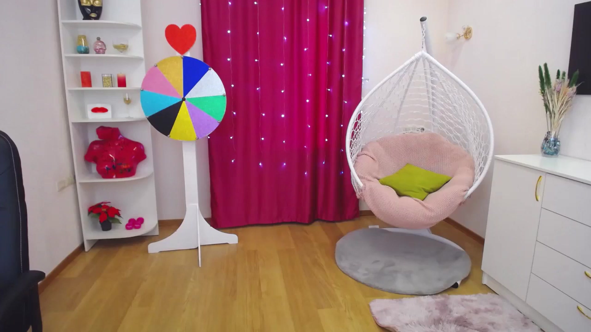 Gallery image thumbnail from AdmireMyEyes's myfreecams stream on, 09/19/2023, 06:30 image 19 of 20