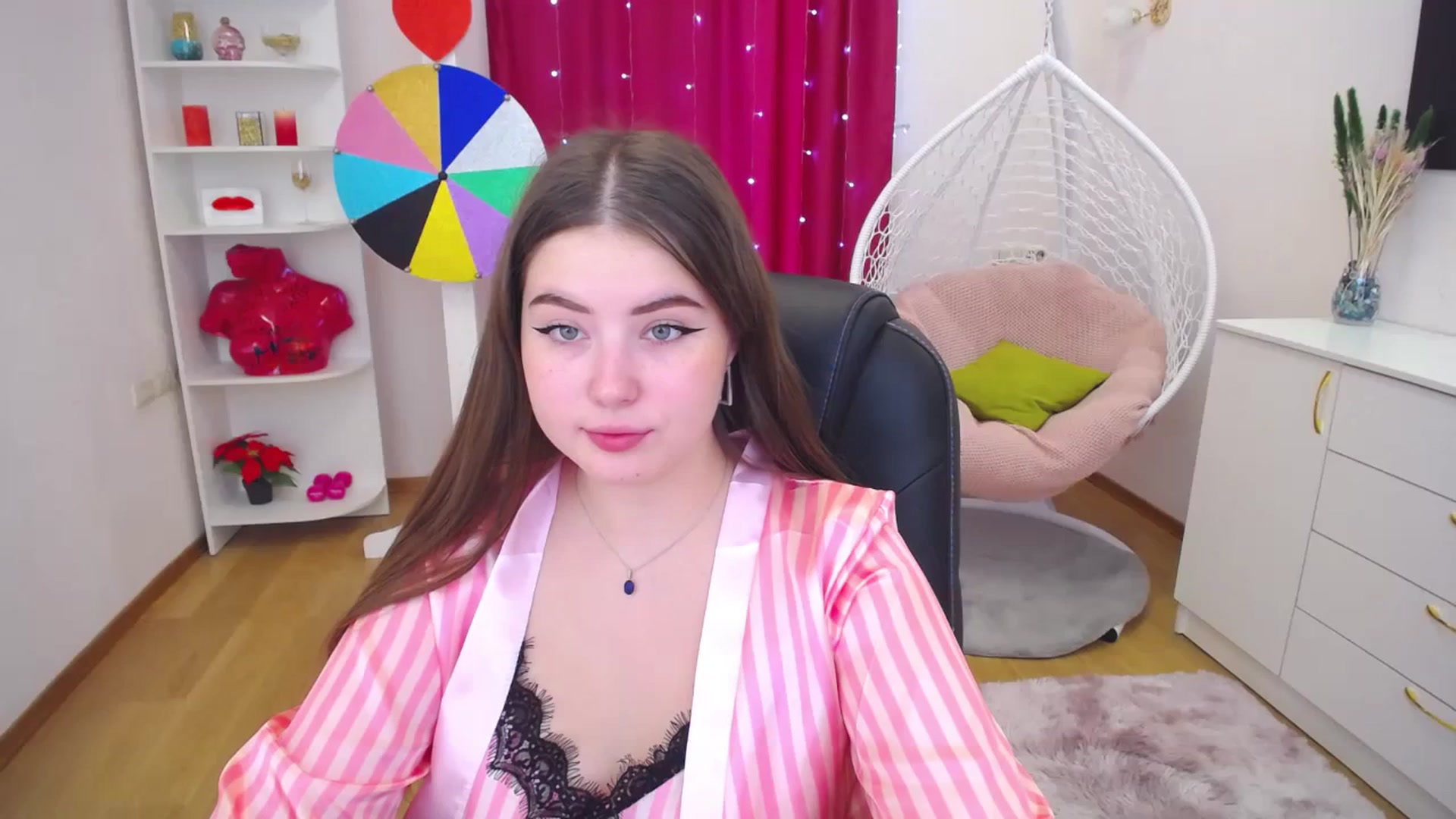 Gallery image thumbnail from AdmireMyEyes's myfreecams stream on, 09/19/2023, 06:30 image 1 of 20