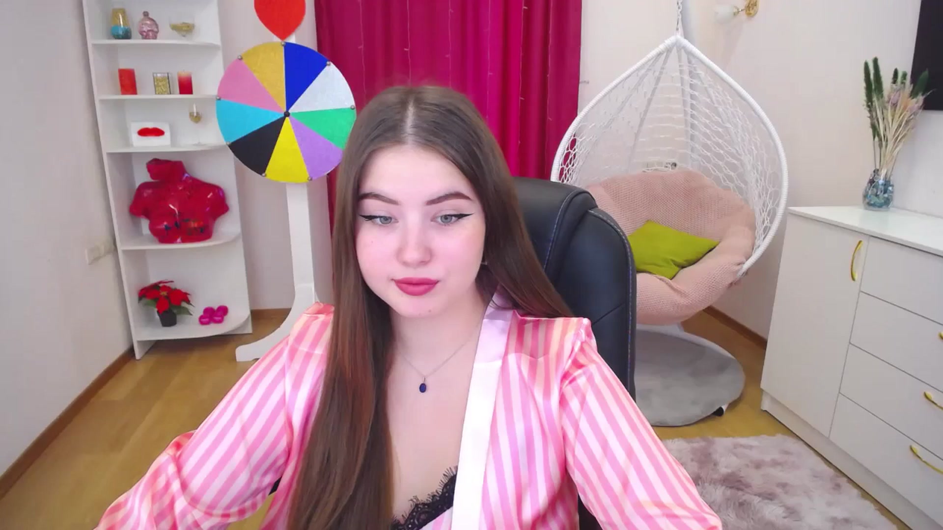 Gallery image thumbnail from AdmireMyEyes's myfreecams stream on, 09/19/2023, 06:30 image 11 of 20