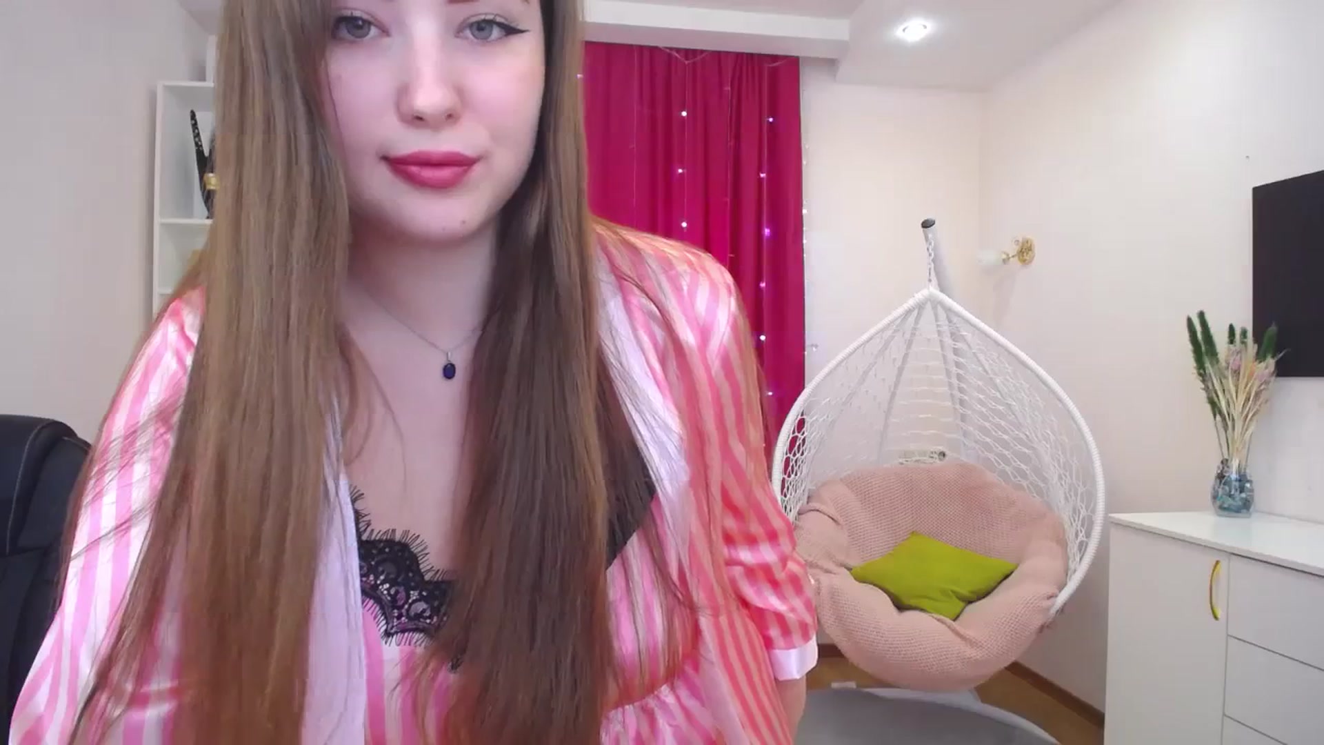 Gallery image thumbnail from AdmireMyEyes's myfreecams stream on, 09/19/2023, 06:30 image 17 of 20