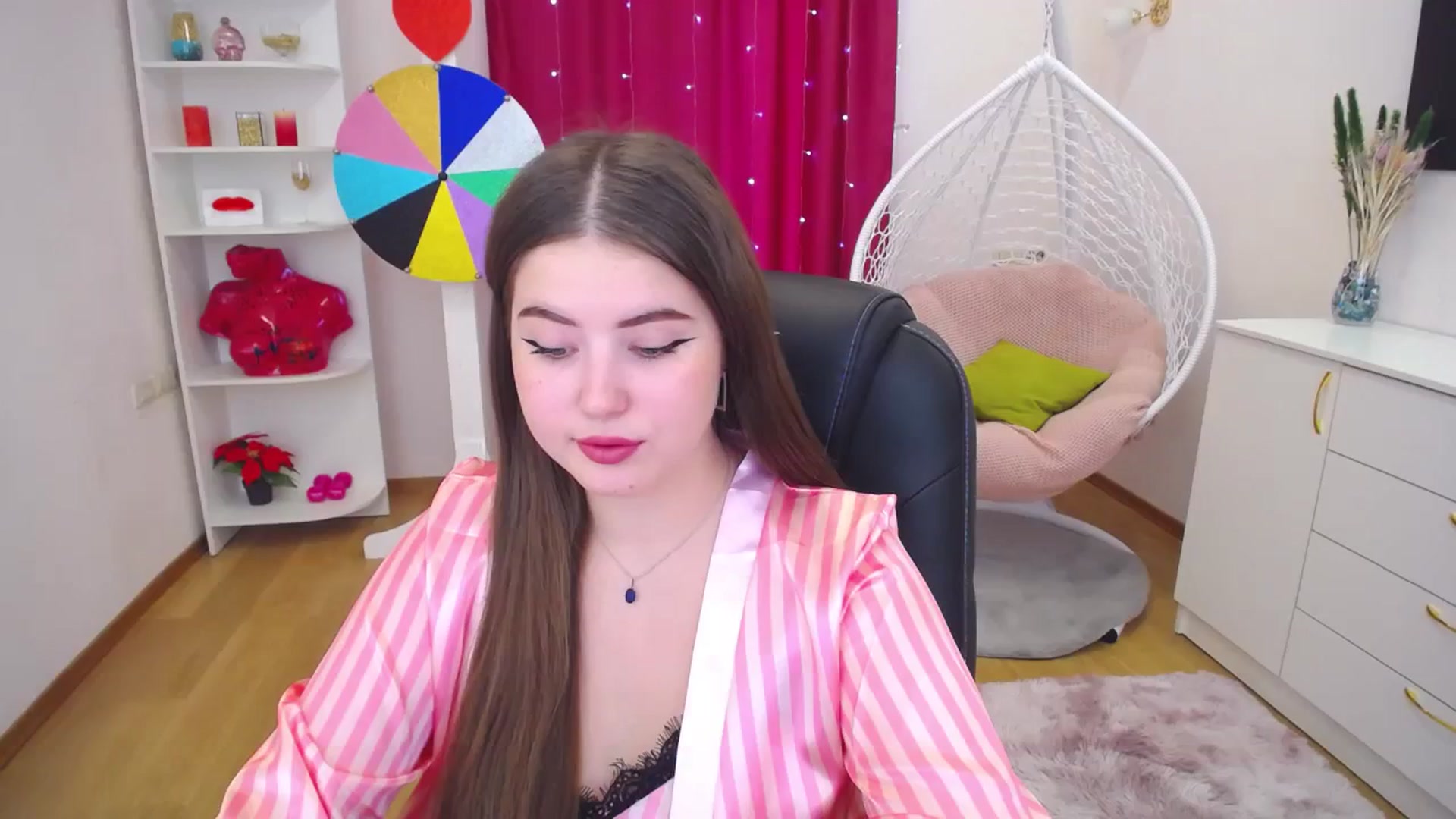 Gallery image thumbnail from AdmireMyEyes's myfreecams stream on, 09/19/2023, 06:30 image 8 of 20