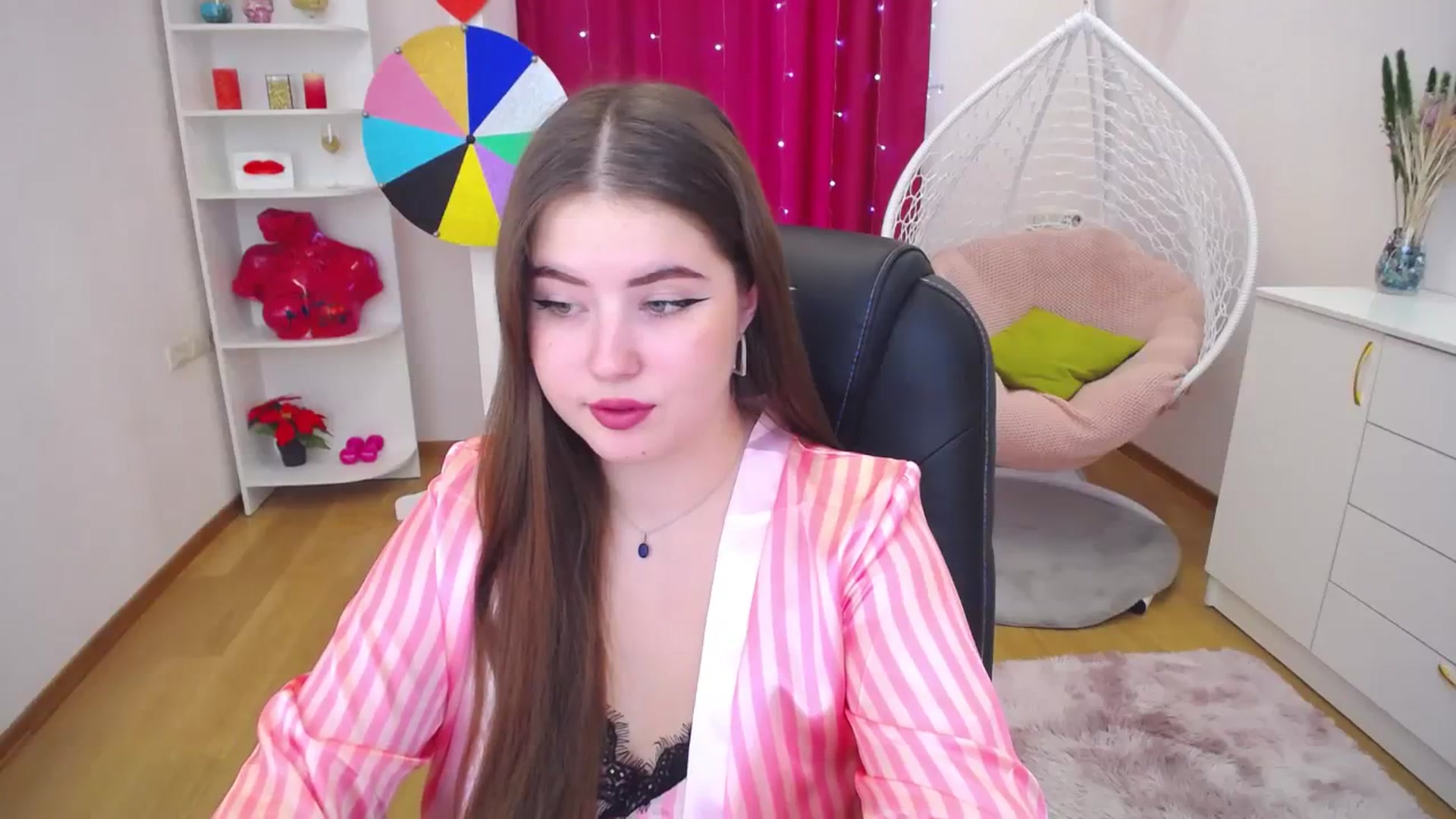 Gallery image thumbnail from AdmireMyEyes's myfreecams stream on, 09/19/2023, 07:46 image 5 of 20