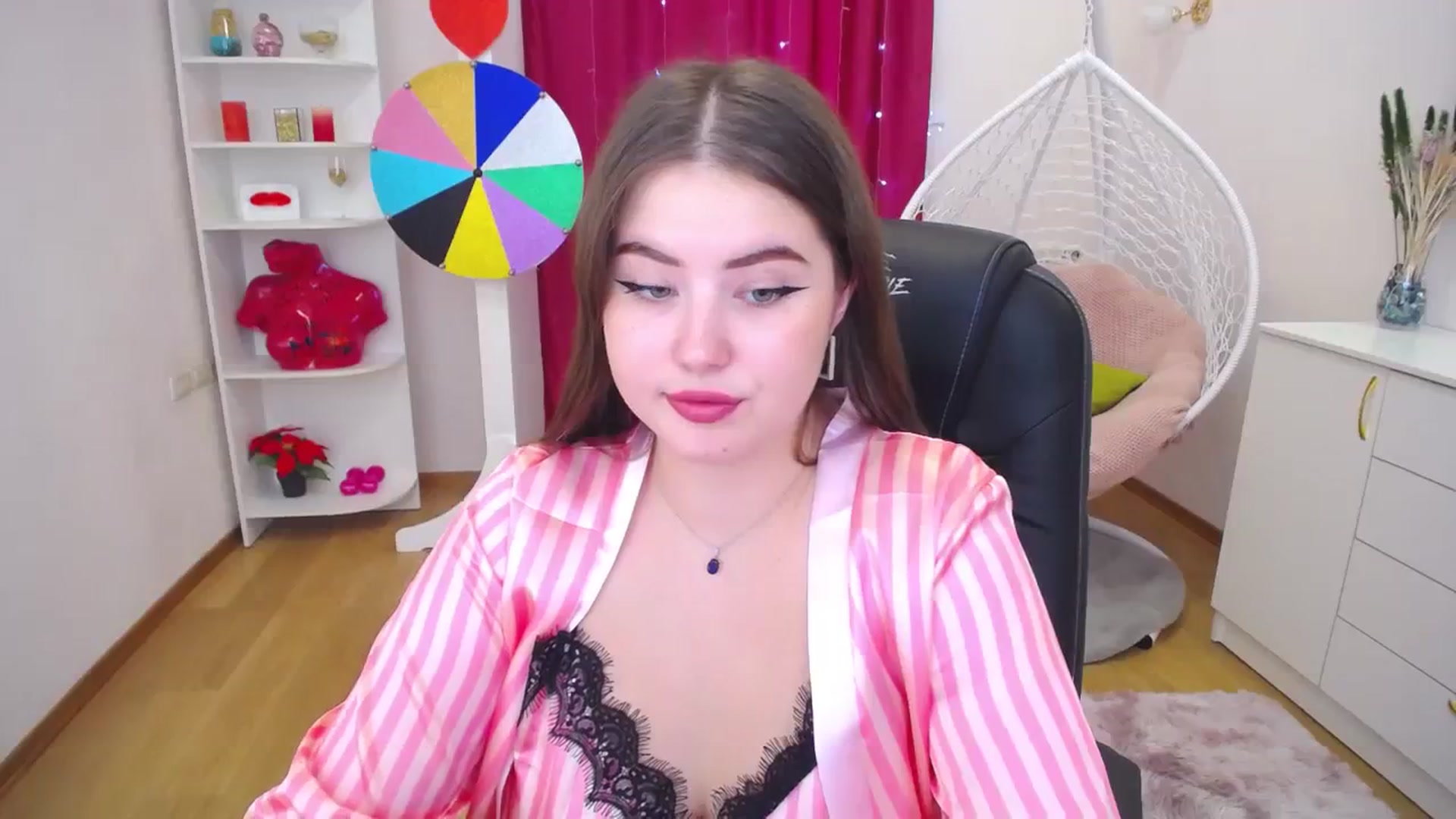 Gallery image thumbnail from AdmireMyEyes's myfreecams stream on, 09/19/2023, 07:46 image 17 of 20