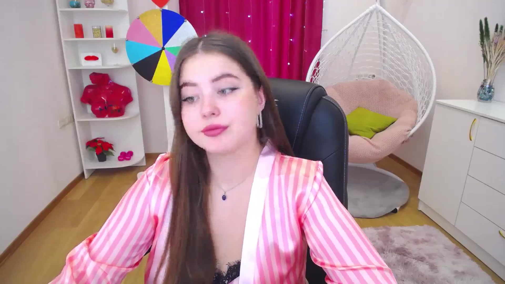 Gallery image thumbnail from AdmireMyEyes's myfreecams stream on, 09/19/2023, 07:46 image 6 of 20
