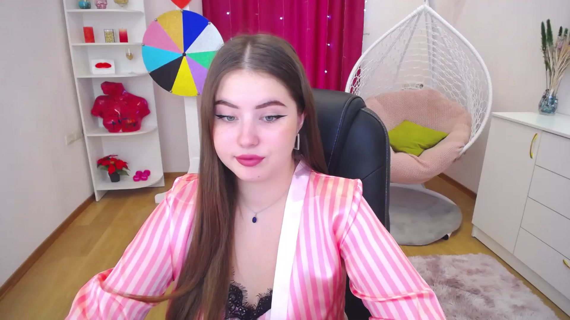Gallery image thumbnail from AdmireMyEyes's myfreecams stream on, 09/19/2023, 07:46 image 3 of 20