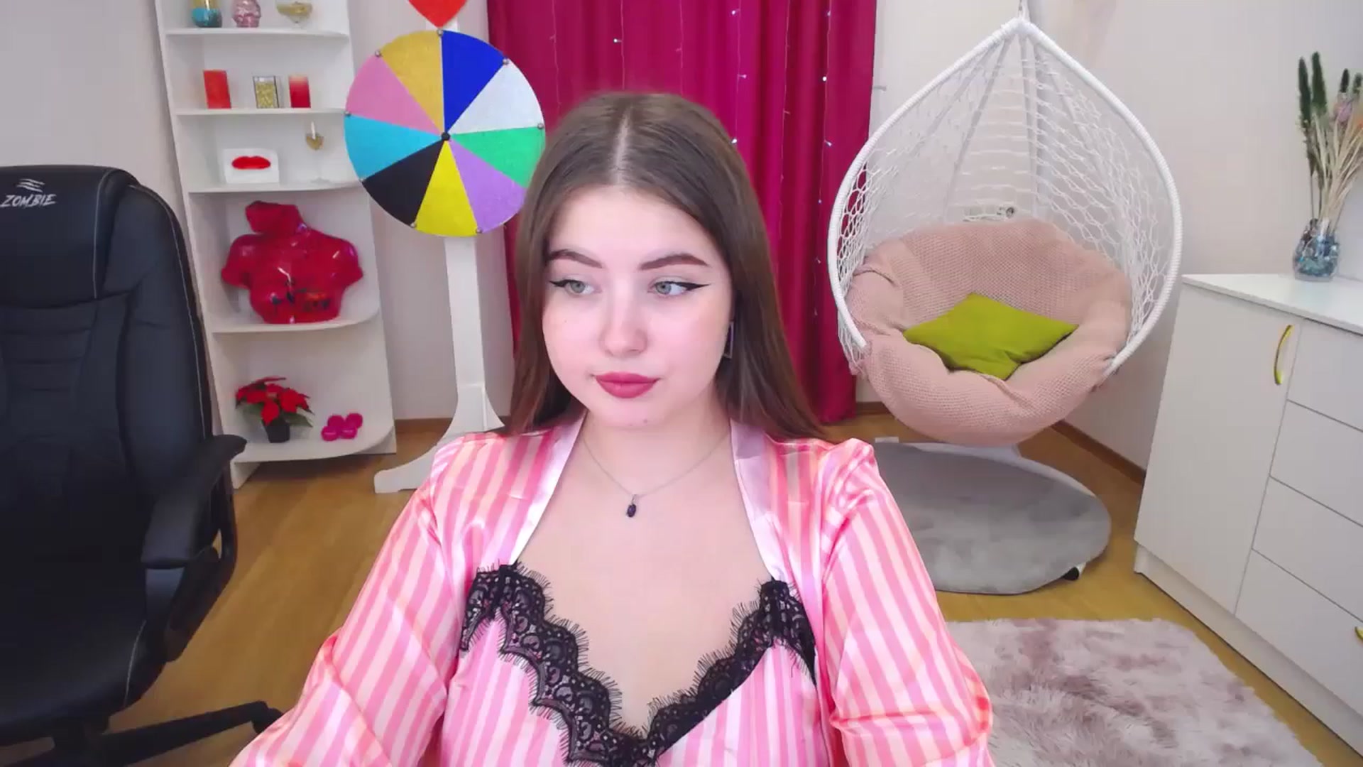 Gallery image thumbnail from AdmireMyEyes's myfreecams stream on, 09/19/2023, 09:24 image 1 of 20