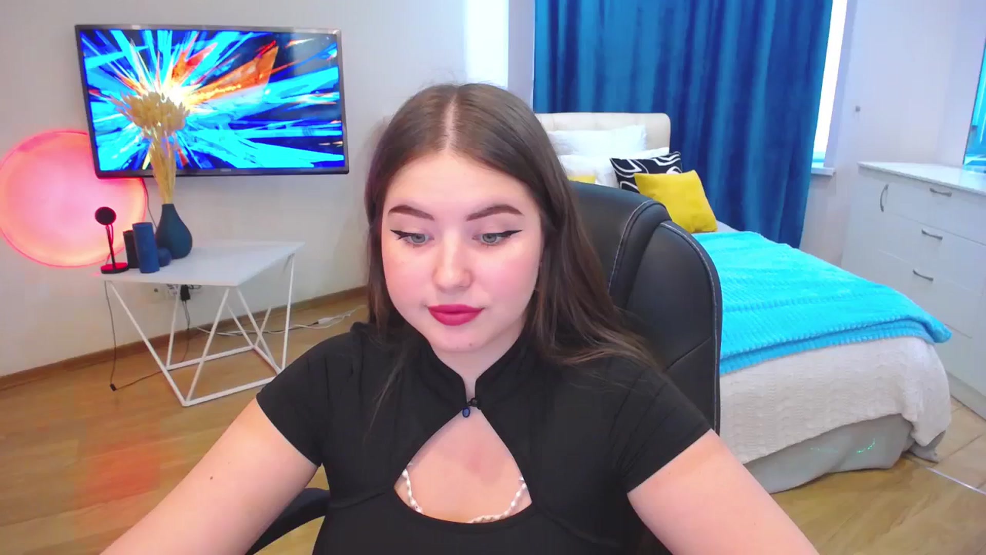 Gallery image thumbnail from AdmireMyEyes's myfreecams stream on, 09/20/2023, 09:41 image 1 of 20