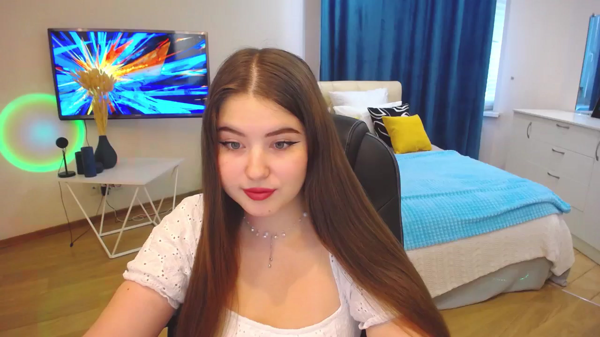 Gallery image thumbnail from AdmireMyEyes's myfreecams stream on, 09/25/2023, 05:06 image 13 of 20