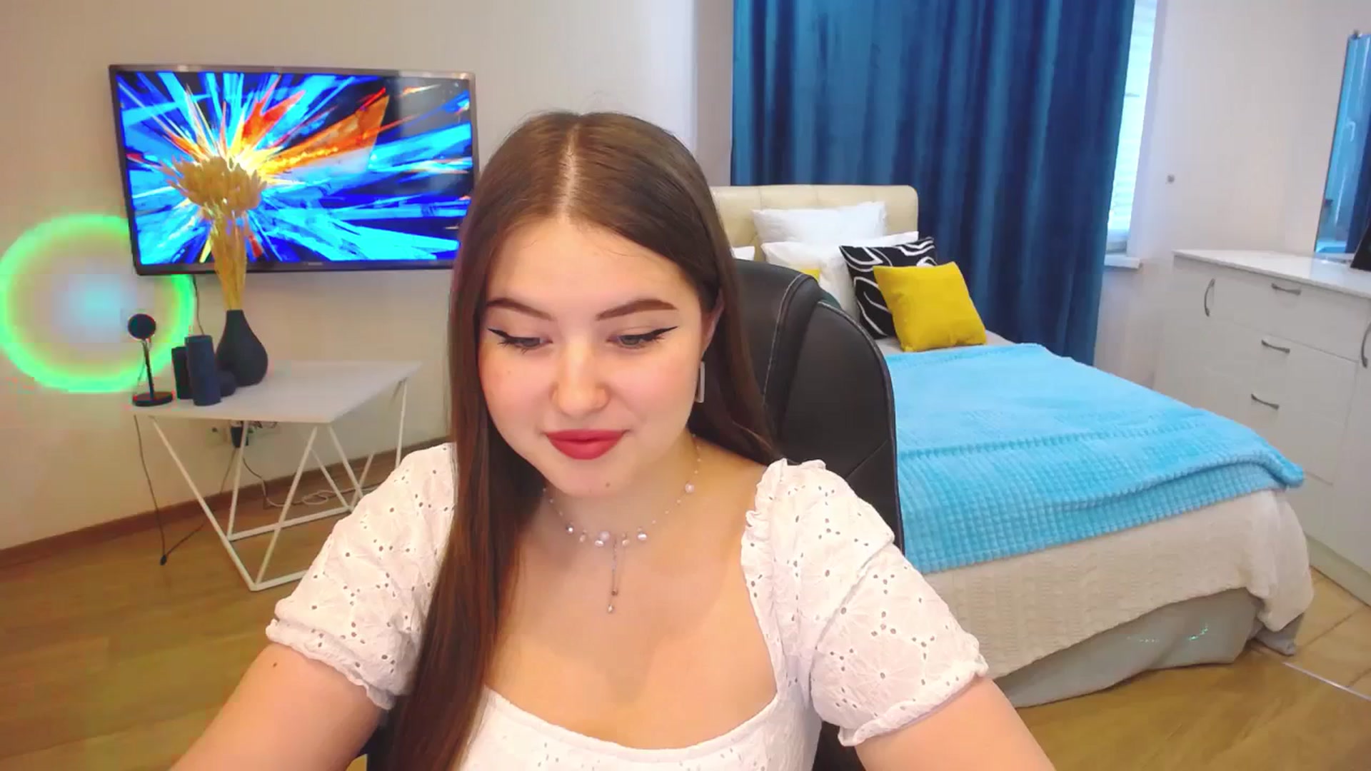 Gallery image thumbnail from AdmireMyEyes's myfreecams stream on, 09/25/2023, 05:06 image 5 of 20