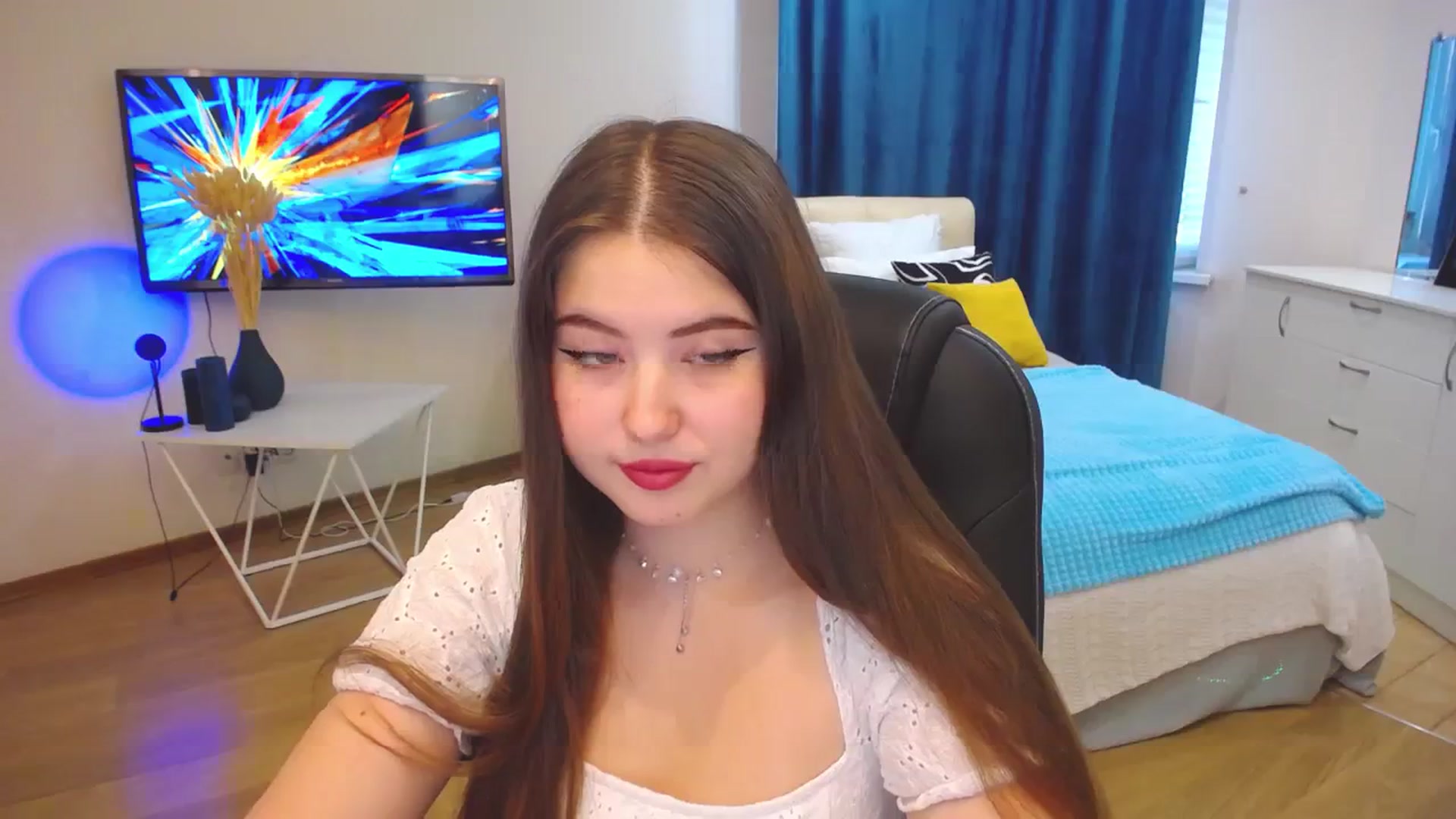 Gallery image thumbnail from AdmireMyEyes's myfreecams stream on, 09/25/2023, 05:06 image 19 of 20