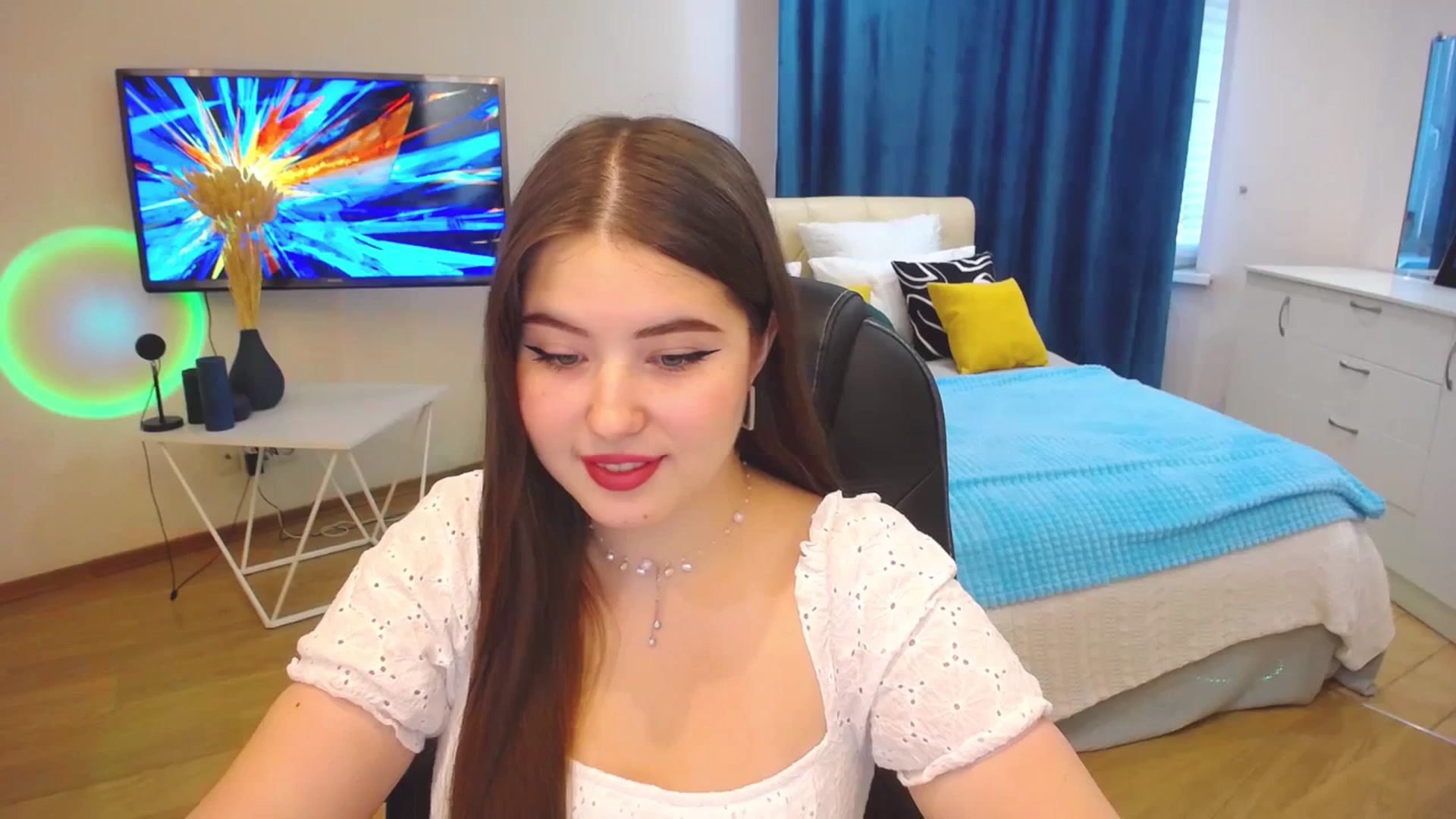 Gallery image thumbnail from AdmireMyEyes's myfreecams stream on, 09/25/2023, 05:06 image 3 of 20