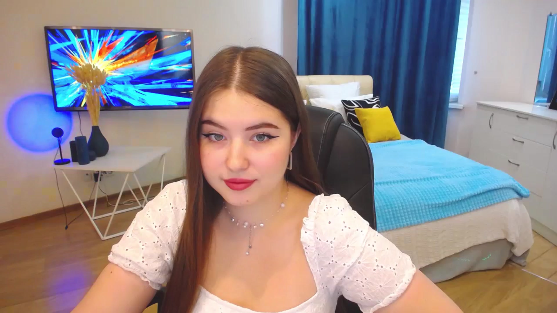 Gallery image thumbnail from AdmireMyEyes's myfreecams stream on, 09/25/2023, 05:06 image 6 of 20