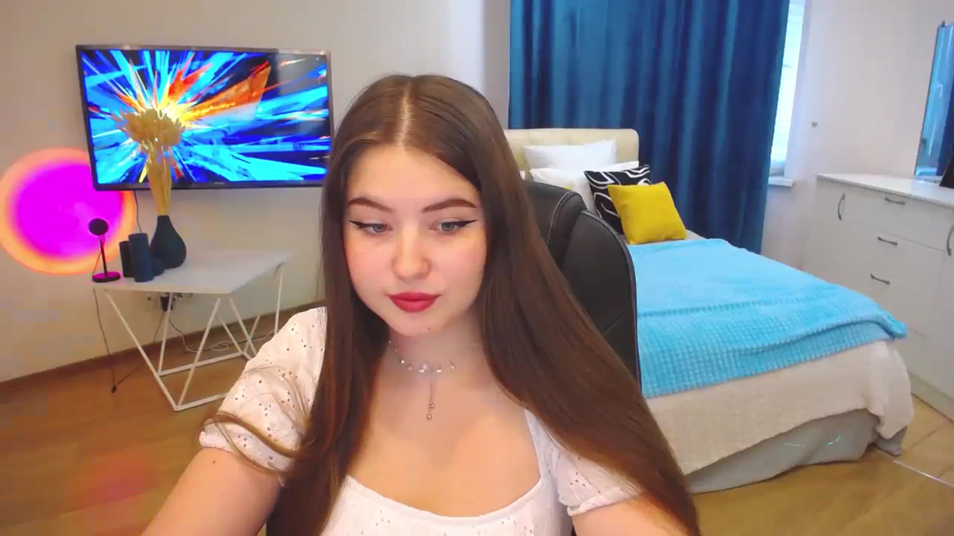 Gallery image thumbnail from AdmireMyEyes's myfreecams stream on, 09/25/2023, 05:06 image 14 of 20