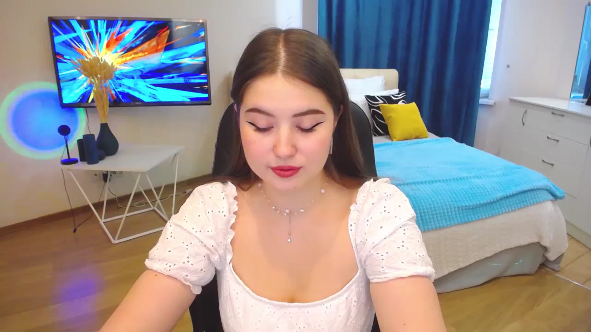 Gallery image thumbnail from AdmireMyEyes's myfreecams stream on, 09/25/2023, 07:09 image 16 of 20
