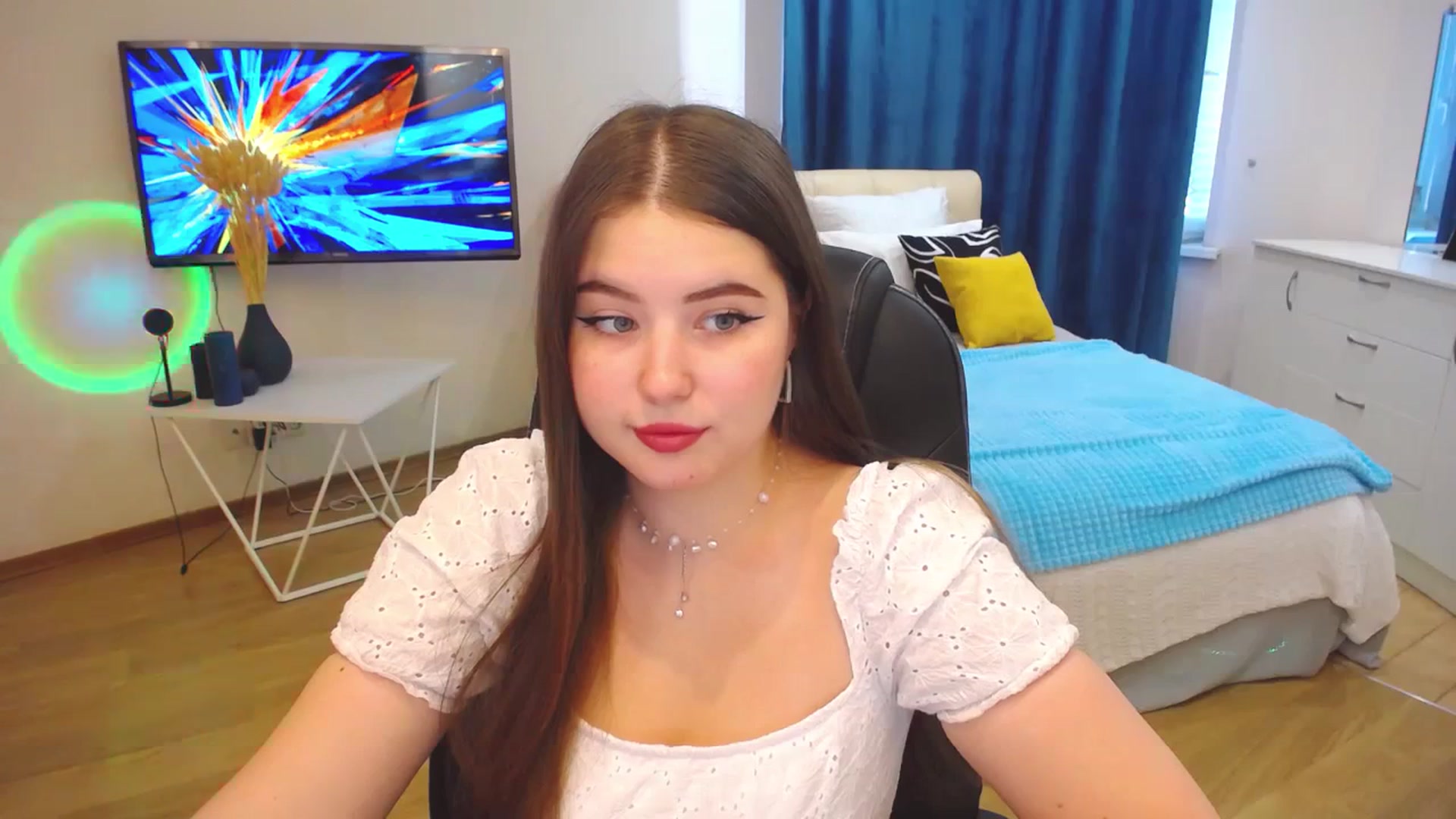 Gallery image thumbnail from AdmireMyEyes's myfreecams stream on, 09/25/2023, 08:33 image 3 of 20