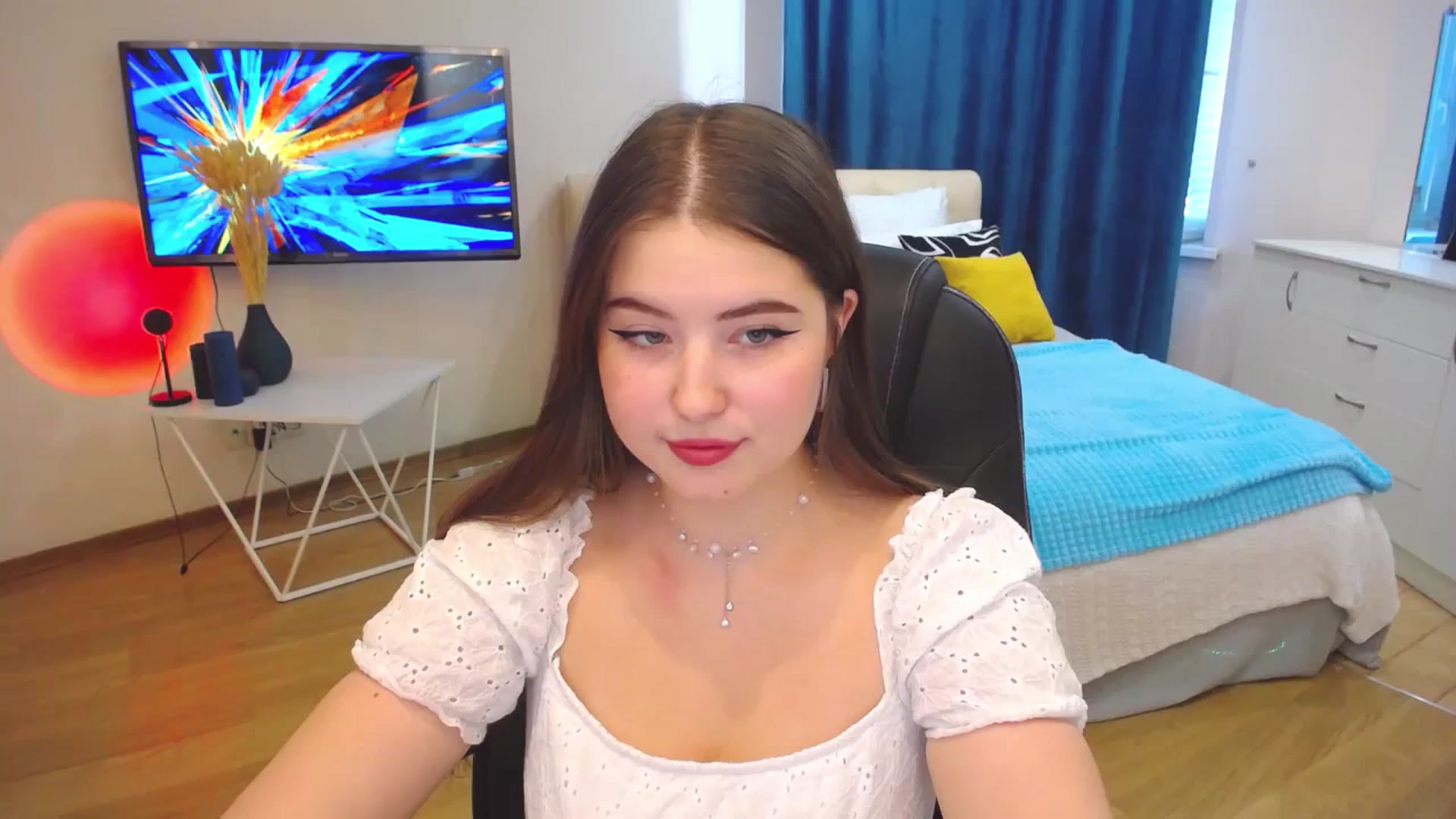 Gallery image thumbnail from AdmireMyEyes's myfreecams stream on, 09/25/2023, 08:33 image 9 of 20