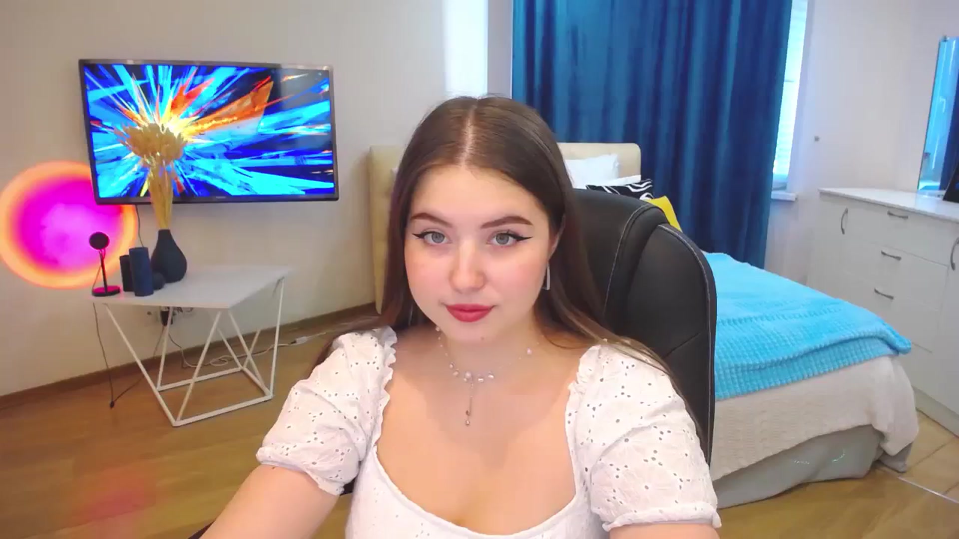 Gallery image thumbnail from AdmireMyEyes's myfreecams stream on, 09/25/2023, 09:55 image 7 of 20