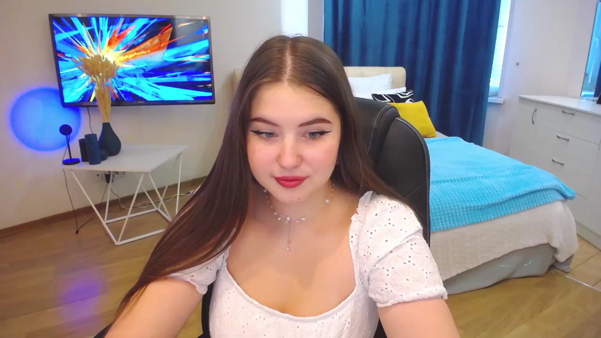 Gallery image thumbnail from AdmireMyEyes's myfreecams stream on, 09/25/2023, 09:55 image 14 of 20